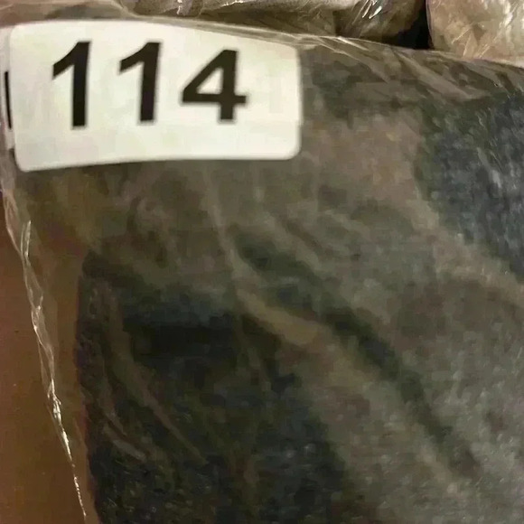 Jos. A. Bank Mens XL Lambs Wool Blend Long Sleeve Plaid Sweater V-nec - Picture 4 of 4